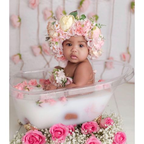 Mommy Daughter Photography, Mommy Daughter Photoshoot, Baby Birthday Photoshoot, Maternity Photography Poses Pregnancy Pics, Newborn Baby Photoshoot, Foto Tips, Mommy Daughter, Black Baby, Milk Bath