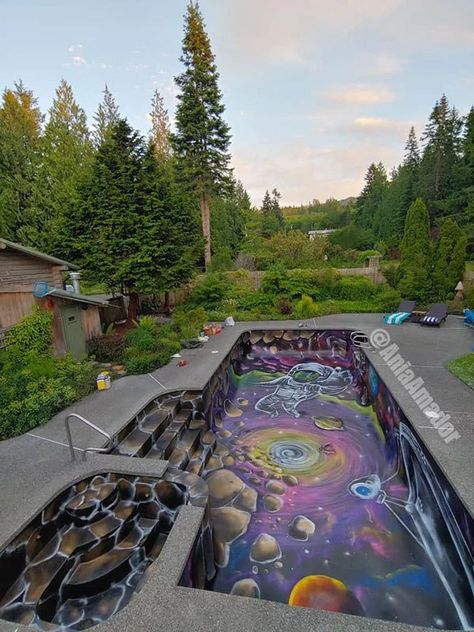 Ania Amador Just Painted the Coolest Looking Swimming Pool Ever «TwistedSifter Pool Pics, Pool Paint, Funny Sites, Galaxy Painting, Peregrine, Small Backyard Pools, Cool Pools, Small Backyard Landscaping, Dream House Decor