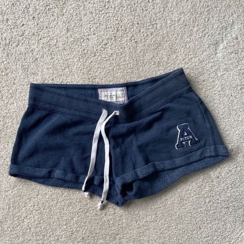 Vintage Abercrombie, 2000s Fashion Outfits, Cute Pajamas, Swaggy Outfits, Sweat Shorts, Vintage Shorts, Lookbook Outfits, Outfit Casual, Early 2000s