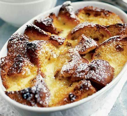 My mum often made Bread and Butter pudding with fruit bread. Panettone sounds lighter and less stodgy. Shakeology Pudding, Panettone Pudding, Grapenut Pudding, Desserts Pudding, Pudding Popsicles, Pudding Vanilla, Pudding Healthy, Best Bread Pudding Recipe, Panettone Bread