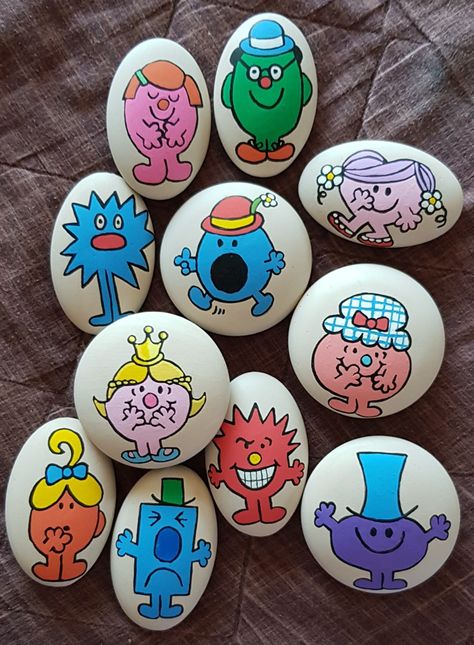 Decorated rock Decorated Rocks Ideas, Decorated Stones, Rock Designs, Mr Men Little Miss, Happy Stones, Mr Men, Rock Painting Patterns, Face Book, Painting Rocks