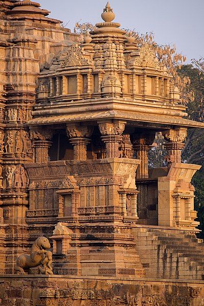 Nagara Style Temple Architecture, Khajuraho Temple Photography, Brahadeeshwara Temple, Temple Of Heaven Beijing, Temples Of India, Temple Hindu, Temple Building, Khajuraho Temple, Temple Poster