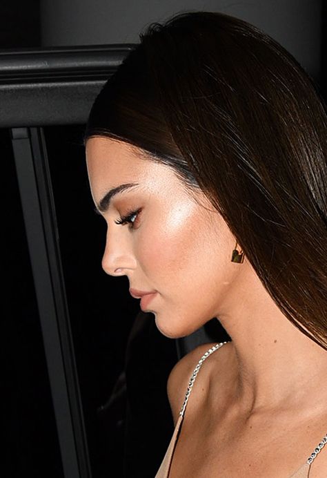 Kendall Jenner Nose, Kendall Jenner Nose Job, 2019 Kendall Jenner, Kylie And Kendall, Kendall Jenner Face, Rhinoplasty Nose Jobs, Redmi K30, Pretty Nose, Perfect Nose