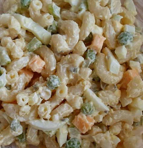 Sometimes real life gets in the way of great bloggy pics and that's a good thing! I mixed up a batch of this Creamettes Macaroni Salad  for ... Pea And Cheese Pasta Salad, Macaroni Salad Peas, Macorni Salad, Macaroni Salad With Peas, Pasta Cold, Macaroni Dishes, Camp Dinner, Salad Sides, Macaroni Salads