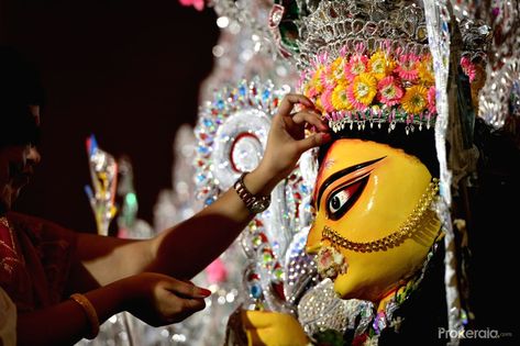 Sindoor Khela is celebrated on the last day of Durga Puja Sindur Khela Durga Puja, Sindoor Khela, Durga Puja Kolkata, Adi Shakti, Navratri Puja, Women Celebrating, Chaitra Navratri, Durga Mantra, Married Women