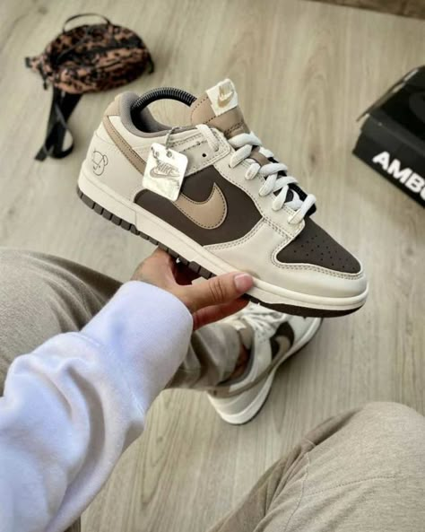 Low Dunks, Nike Sb Dunk Low Pro, Sb Dunks, Pretty Sneakers, Sneaker Culture, Trendy Shoes Sneakers, Nike Fashion Shoes, Pretty Shoes Sneakers, Kicks Shoes