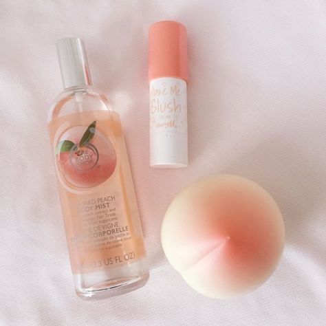 soft peach aestbetic aesthetic palette pastel soft light peach aesthetic peach child 桃 momoko light orange peach silhouette aesthetic cat white soft peach pastel milky aesthetic minimal minimalist apricot soft orange aesthetic cute kawaii food drink japanese aesthetic korean aesthetic sunset sunrise insta instagram pretty #peaches #photography #aestheticwallpaperiphone #softaesthetic  #minimalist #aesthetic #peachy #peachyaesthetic #美的 #桃 #桃月なしこ #복숭아 | a r i e l : e s t h é t i q u e Rosa Make-up, Soft Make-up, 13 Wallpaper, Peach Makeup, Peach Aesthetic, Cream Aesthetic, Basic Makeup, Wallpaper Pastel, Dior Makeup