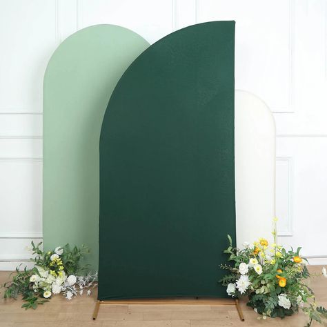 Emerald Backdrop Ideas, Sage Green Wedding Photo Backdrop, Emerald Wedding Backdrop, Boxwood Greenery Backdrop, Emerald Green Engagement Party, Backdrop Graduation Ideas, Emerald Green Baby Shower Ideas, Green Backdrop Photoshoot, Green Arch Backdrop