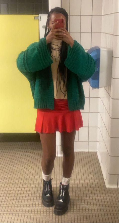 Cold Aesthetic Outfit, Mini Skirt Outfit With Leg Warmers, Skater Skirt Outfit For Summer, Y2k Winter Mini Skirt, Colorful Long Skirt, Winter Streetwear Mini Skirt, Girls Modest Fashion, Skirt Outfit Aesthetic, Fall Streetwear Mini Skirt