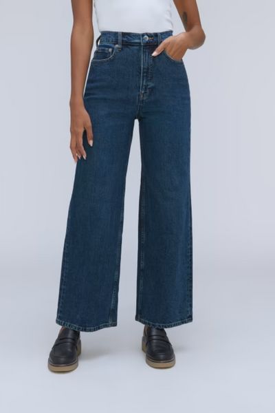 The Best Jeans to Wear With Every Kind of Winter Shoe Sailor Jean, The Best Jeans, Makes No Sense, Autumn School Outfit, High School Outfit, Winter Jeans, An Exercise, Curvy Jeans, Outfit Combinations