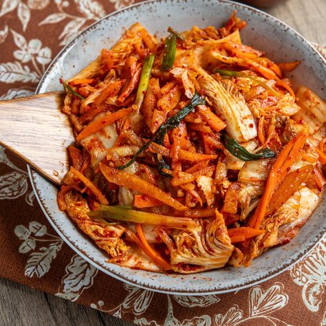 This quick and easy fresh kimchi skips the fermentation process, offering a delightful crunch and a spicy yet lightly sweet taste. Fresh Kimchi Recipe, Cucumber Tomato And Onion Salad, Classic Beef Stew Recipe, Onion Salad Recipe, Chunky Vegetable Soup, Napa Cabbage Recipes, Fresh Kimchi, Fermented Kimchi, Classic Beef Stew