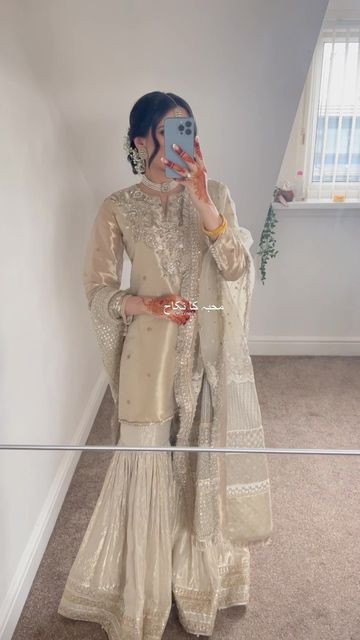 Pakistan Street Style on Instagram: "Obsessed with this look 😍 @arooj.ahmedd . . . . . . Pakistan Street Style, Pakistani Fashion, Gharara, Faiza Saqlain" Faiza Saqlain Gharara, Hairstyles For Garara Dress, Hairstyles For Gharara Dress, Faiza Saqlain Dresses, Garara Designs, Garara Dress, Pakistan Street, Faiza Saqlain, Brown Clothes