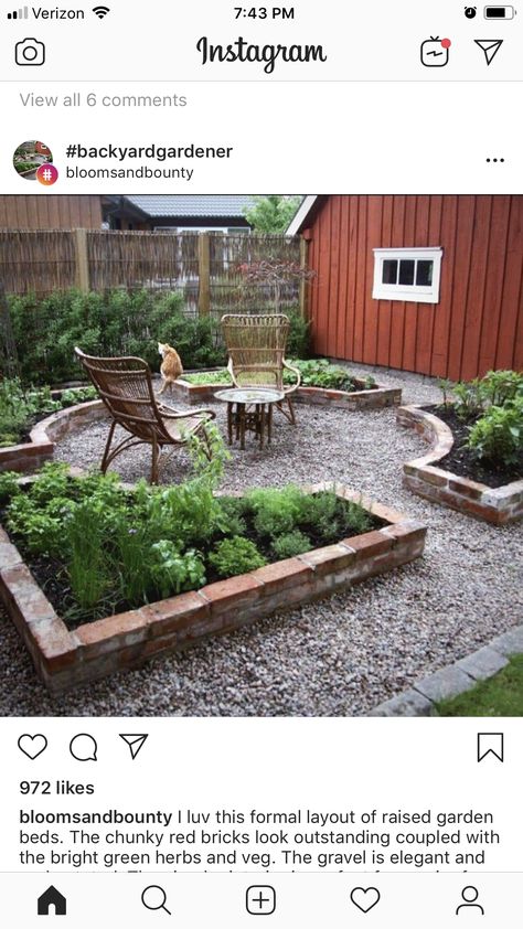 Backyard Sitting Areas, Garden Sitting Areas, Garden Seating Area, Brick Garden, Garden Wallpaper, Have Inspiration, In Front Of House, Backyard Garden Design, Front Of House