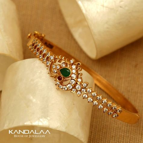 Kada Bangles Gold Design, Backyard Steps, Diamond Kada, Single Bangle, Gold Kada, Kada Bangles, Stone Bangles, Bangle Design, Temple Jewelry Necklace