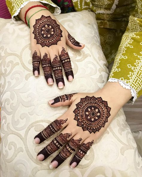 Mahdi Design, Finger Mehndi Style, Henna Tattoo Designs Hand, Full Hand Mehndi, Rose Mehndi Designs, Mehndi Designs For Kids, Very Simple Mehndi Designs, Simple Mehndi Designs Fingers, Full Mehndi Designs