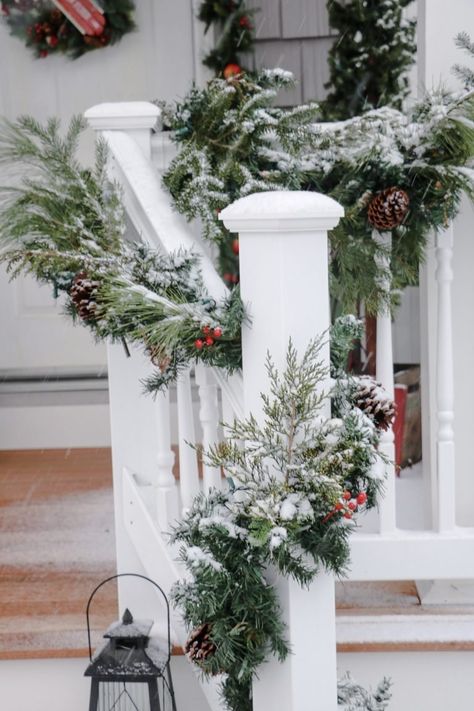 Fresh Garland Christmas Front Porches, Garland On Porch Railing, Christmas Porch Railing Decorating Ideas, Front Porch Railing Christmas Decor, Porch Railing Christmas Decor, Vintage Christmas Porch, Porch Banister, Porch Christmas Tree, Christmas Porch Decorating Ideas