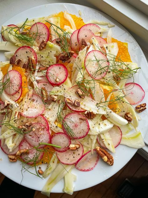 Citrus Salad with Fennel and Radish - from a small kitchen Salad With Fennel, Fennel And Orange Salad, Radicchio Salad, Radish Recipes, Radish Salad, Citrus Salad, Savory Salads, Orange Salad, Kinds Of Salad