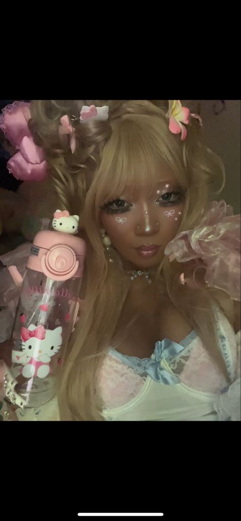 #gyaru #gyarumakeup #kawaii #gal #japanesefashion #jfashion #japan #princessgyaru #princess #kpop #cutemakeup #pink #pinkoutfit #coquette Gal Doll Gyaru, Gyaru Eye Makeup, Gal Makeup, Gyaru Yamanba, Pink Haired Gyaru, Gyaru Onee Gal, Tsyuome Gyaru, Latina Makeup Looks, Agejo Gyaru