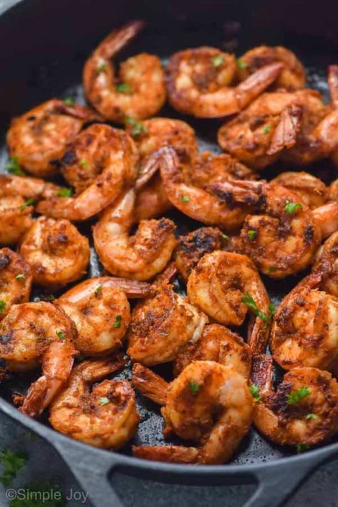 Blacked Shrimp, Fish And Grits, Shrimp Dinner Recipes, Cajun Seasoning Recipe, Appetizer Dinner, Shrimp Tacos Easy, Blacken Fish, Slow Cooker Broccoli, Quick Pickled Red Onions