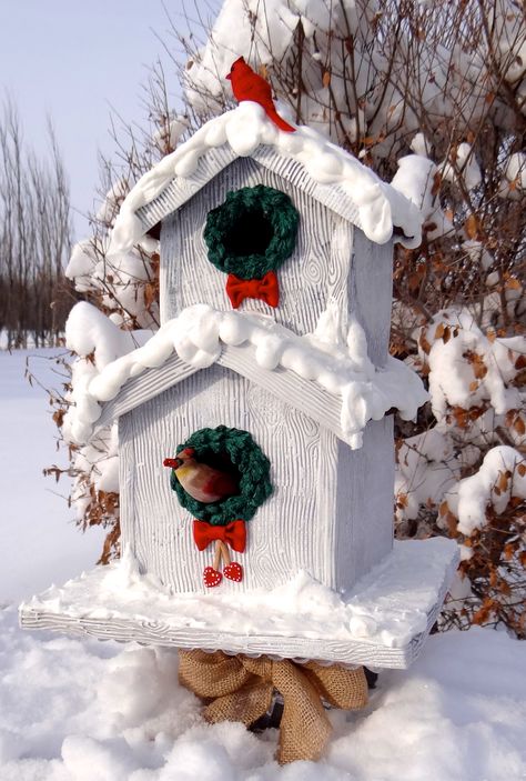 Bird House Gingerbread Houses, Gingerbread Birdhouse Ideas, Bonfire Baking, Gingerbread Birdhouse, Gingerbread Architecture, Faux Gingerbread, Birdhouse Ideas, Gingerbread Village, Gingerbread House Decorations