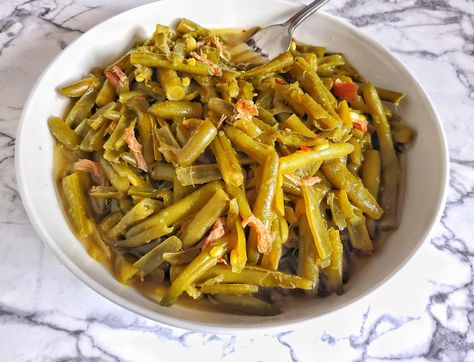 Slow-Cooked String Beans with Smoked Turkey ‣ Beans With Smoked Turkey, Recipes With Oyster Sauce, String Bean Recipes, Smoked Turkey Wings, Turkey Prep, Veggie Side Dish, String Beans, String Bean, Smoked Cooking