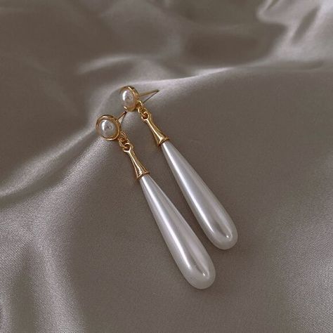 New 18K light luxury retro long pearl water drop earrings Romantic Soft Summer, Angelic Art, Hold Me Close, Ethereal Romantic, Pearl Teardrop Earrings, Teardrop Pearl Earrings, Prom Accessories, Dye Fabric, Fine Silver Jewelry