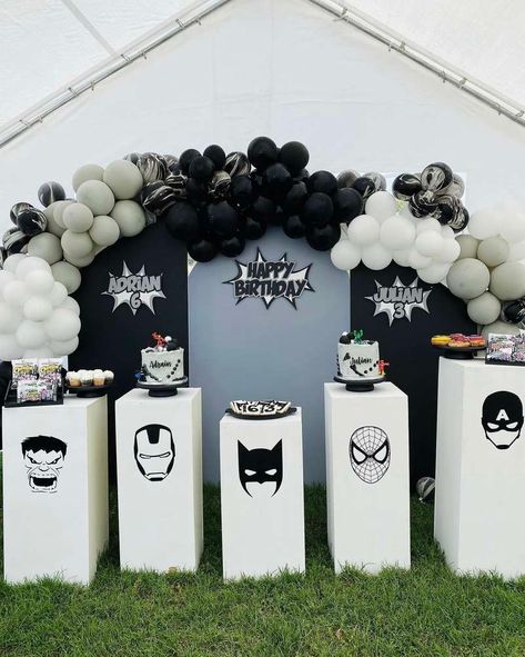 Marvel Avengers Birthday Party, Super Hero Birthday Party Ideas, Avengers Theme Birthday, Superheroes Birthday Party, Superhero Birthday Party Decorations, Batman Themed Birthday Party, Spiderman Birthday Cake, Marvel Birthday Party, Prince Birthday Party