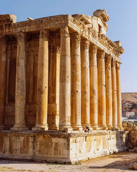 Balbek Lebanon, Lebanon Vacation, Lebanon Architecture, Old Lebanon, Lebanese Architecture, Baalbek Lebanon, Lebanon Travel, Garage Design Interior, Antique Architecture