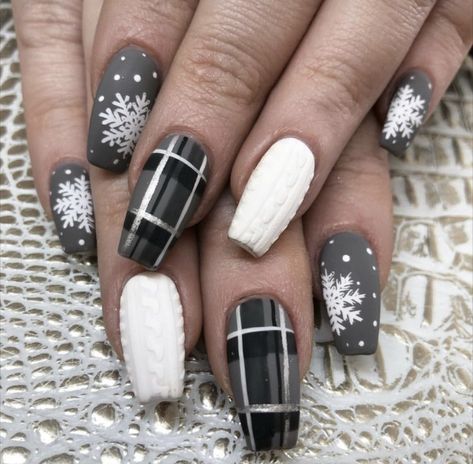 Plaid And Snowflake Nails, Christmas Cookie Nails, Winter Plaid Nails, White Sweater Nails, Red And White Sweater, Year Nails, Acrylic Nails At Home, Turquoise Nails, Cow Nails