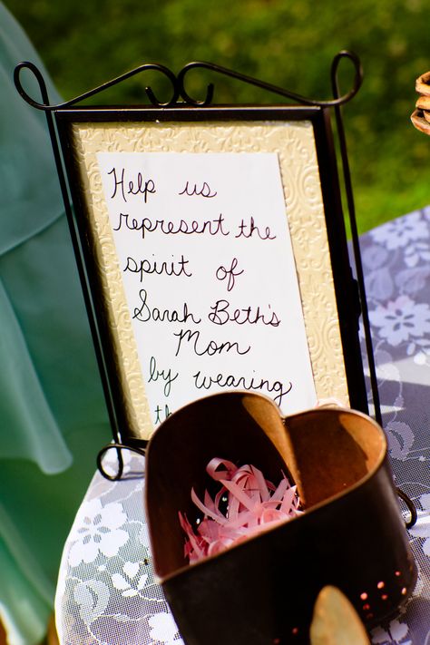 Way to honor Mom at wedding, pink ribbons for everyone to help represent her spirit. Honoring Mom At Wedding In Memory Of, Ways To Honor Mom At Wedding, Honoring Mom At Wedding, Honor Mom At Wedding, Bride Vibes, Wedding Pink, Mom Wedding, Wedding Memorial, Wedding Board