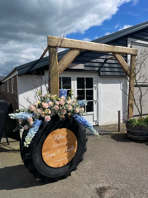 September Farm Wedding, Farm Themed Wedding, Cowboy Wedding Decorations, Barrel Wedding Decor, Party Shed, Farmer Wedding, Farm Wedding Decorations, Marquee Decoration, Sons Wedding