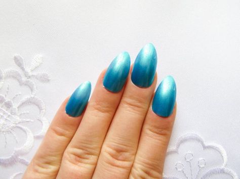 Almond Marble Nails, Painting On Nails, Marble Nails Art, Metallic Blue Nails, Periwinkle Nails, Blue Stiletto Nails, Blue Matte Nails, Chameleon Nails, Violet Nails