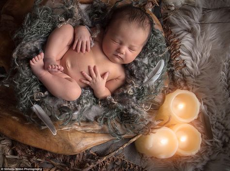 Game Of Thrones Set, Photo Bebe, Viking Baby, Themed Photoshoot, Baby D, Game Of Thrones Fans, Newborn Shoot, Composition Photography, Portrait Images