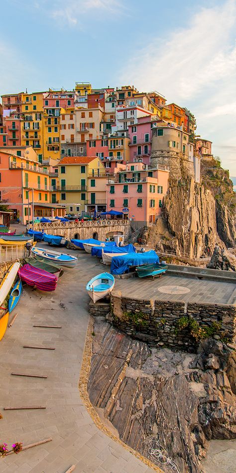 Manarola Italy, Colorful Buildings, Cinque Terre Italy, Italy Photography, Voyage Europe, Ansel Adams, Italy Vacation, Places Around The World, Italy Travel