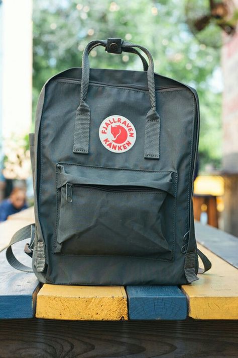 graphite kanken looks great! Kanken Graphite, Fjallraven Backpack, Backpack Fjallraven, Fjällräven Kånken, Buzz Feed, Aesthetic Bags, Mini Backpacks, College Life, Kanken Backpack