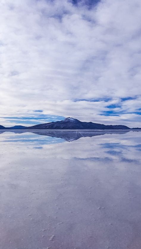 Salt Lake Bolivia, Bolivia Salt Flats, Uyuni Salt Flats, Salt Flat, Salt Flats, I Want To Travel, Beautiful Places To Travel, Background Pictures, Travel Inspo