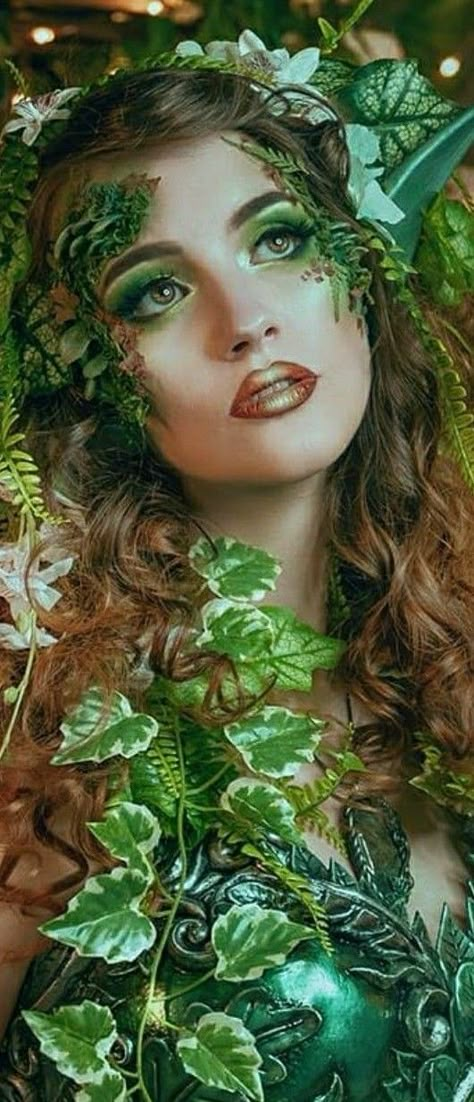 Forest Elf Makeup, Ren Fair Makeup, Mother Nature Costume Makeup, Prom Enchanted Forest, Dryad Costume, Forest Costume, Forest Fairy Costume, Nature Costume, Mother Nature Costume