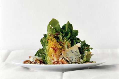 Boston Lettuce Wedges with Zinfandel Vinaigrette and Stilton----Fall Salad Slideshow Stilton Recipes, Boston Lettuce, Lettuce Wedge, Steakhouse Recipes, Lettuce Recipes, Green Salads, Side Salad Recipes, Autumn Salad, Zinfandel