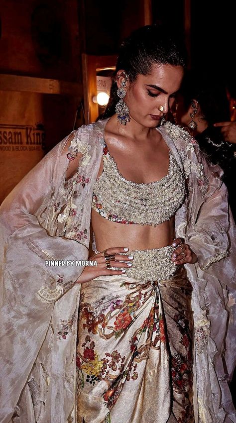 Anamika Khanna Suits, Anamika Khanna Bridal, Indian Fusion Outfits, Anamika Khanna Saree, Anamika Khanna Lehenga, Latest Indian Fashion Trends, Albanian Clothing, Indian Fashion Trends