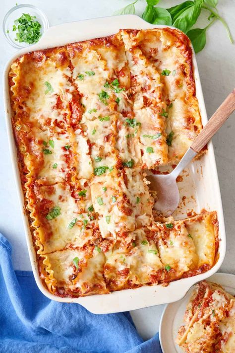 This homemade lasagna recipe is made with a beefy tomato sauce layered with ricotta and mozzarella cheese and baked until golden and bubbly. | Classic Lasagna Recipe | Beef Lasagna Recipe | Easy Lasagna Recipe | Easy Homemade Lasagna Recipe, Lasagna Recipe Beef, Lasagna Recipe Easy, Homemade Lasagna Recipe, Easy Homemade Lasagna, Beef Lasagna Recipe, Homemade Lasagna Recipes, Lasagna Recipe With Ricotta, Classic Lasagna Recipe