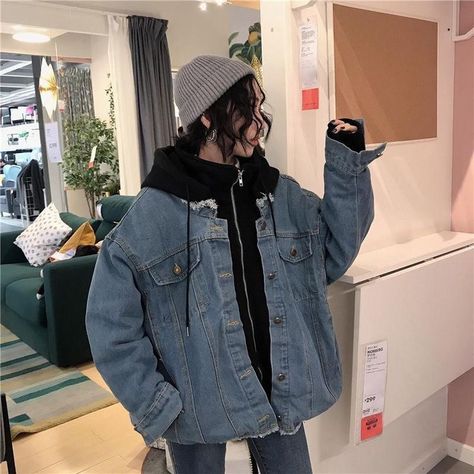 Thick Jacket, Jean Jacket Outfits, Outfit Jeans, Jacket Outfit, Trend Fashion, 가을 패션, Ripped Denim, Korean Outfits, Ladies Dress Design