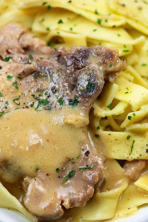 Crockpot Smothered Pork Chops, Slow Cooker Smothered Pork Chops, Smothered Pork Chops Crock Pot, Crock Pot Smothered Pork Chops, Smothered Pork, Crockpot Pork Chops, Slow Cooker Pork Chops, Smothered Pork Chops, Crockpot Cooking