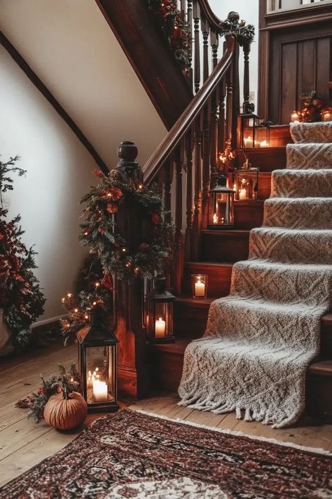 Fall staircase adorned with a mix of real and faux gourds in various sizes and colors Autumn Staircase Decor, Staircase Holiday Decor, Minimalist Christmas Living Room, Candles On Staircase, Decorating Stairs For Christmas, Candle Staircase, Halloween Staircase Decor, Fall Staircase Decor, Fall Staircase