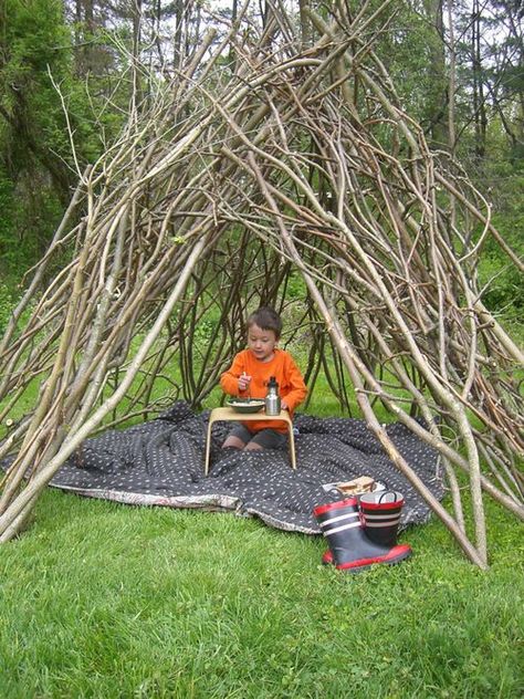 Dyi Garden, Fort Ideas, Family Gardening, Natural Playgrounds, Backyard Tent, Play Place, Outdoor Play Spaces, Diy Playground, Children's Garden