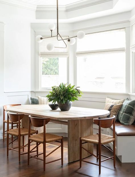 Dining Room Inspiration Amber Interiors Dining Room, Amber Interiors Dining, Dining Room With Bay Window, Built In Dining Bench, Modern Bay Window, Banquette Dining, Built In Banquette, Transitional Dining Room, Dining Room Windows