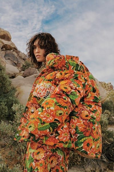 North Face X Gucci, Gucci X The North Face, North Face Branding, Gucci North Face, North Face Brand, Gucci Floral, Printed Silk Blouses, Bold Floral Print, Silk Print Dress