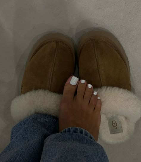 Cute Toes Nails, Acrylic Toes, Acrylic Toe Nails, Toe Nail Color, Cute Toe Nails, Nails Aesthetic, Cute Toes, December 4, Fabulous Nails