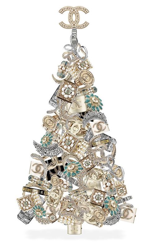 Megan Hess, Chanel Art, Chanel Outfit, Creative Christmas Trees, Bohol, Christmas Pins, Chanel Accessories, Chanel Jewelry, Noel Christmas