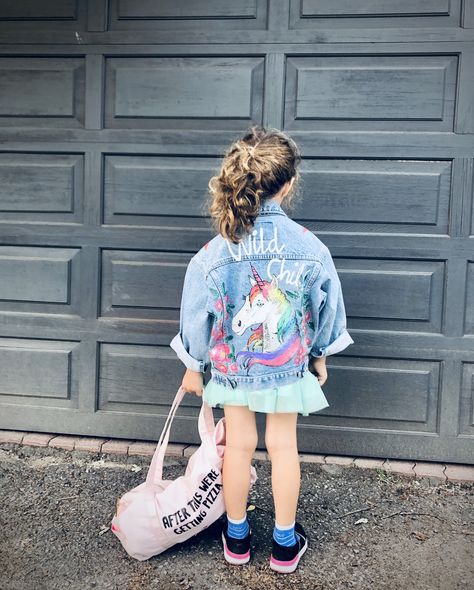 this is a hand painted unicorn jacket by me Painting Jeans, Painted Unicorn, Jacket Painting, Hand Painted Jacket, Fashion Knowledge, Funky Purses, Customised Denim Jacket, Minnie Outfit, Kids Jeans Jacket