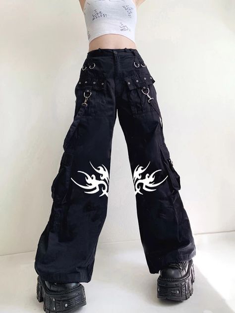 Women Techwear, Goth Jeans, Girls Cargo Pants, Goth Pants, Punk Pants, Alt Clothes, Black Punks, Streetwear Mode, Estilo Punk